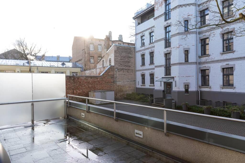 Cozy River-Side Apartment Right In Riga Exterior foto